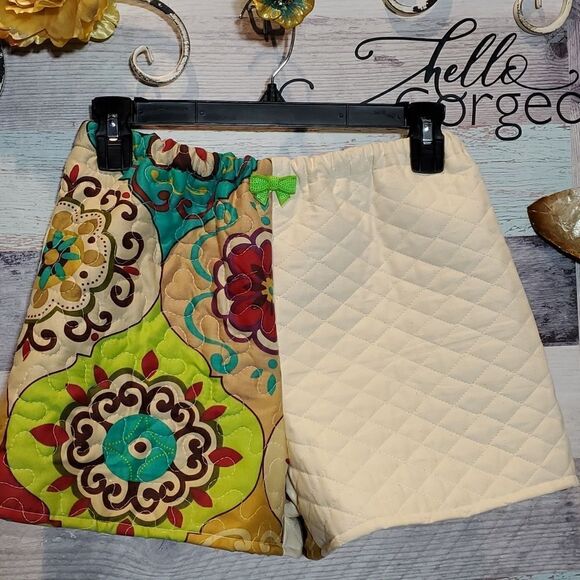 Upcycled Handmade Quilted Sham 70's Style Retro High Waist Shorts Sz Small - Picture 1 of 8